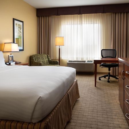 Holiday Inn Express & Suites Denver Airport By Ihg Exterior photo