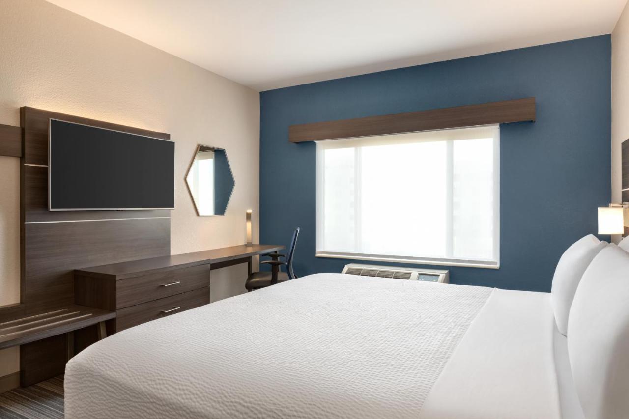 Holiday Inn Express & Suites Denver Airport By Ihg Exterior photo