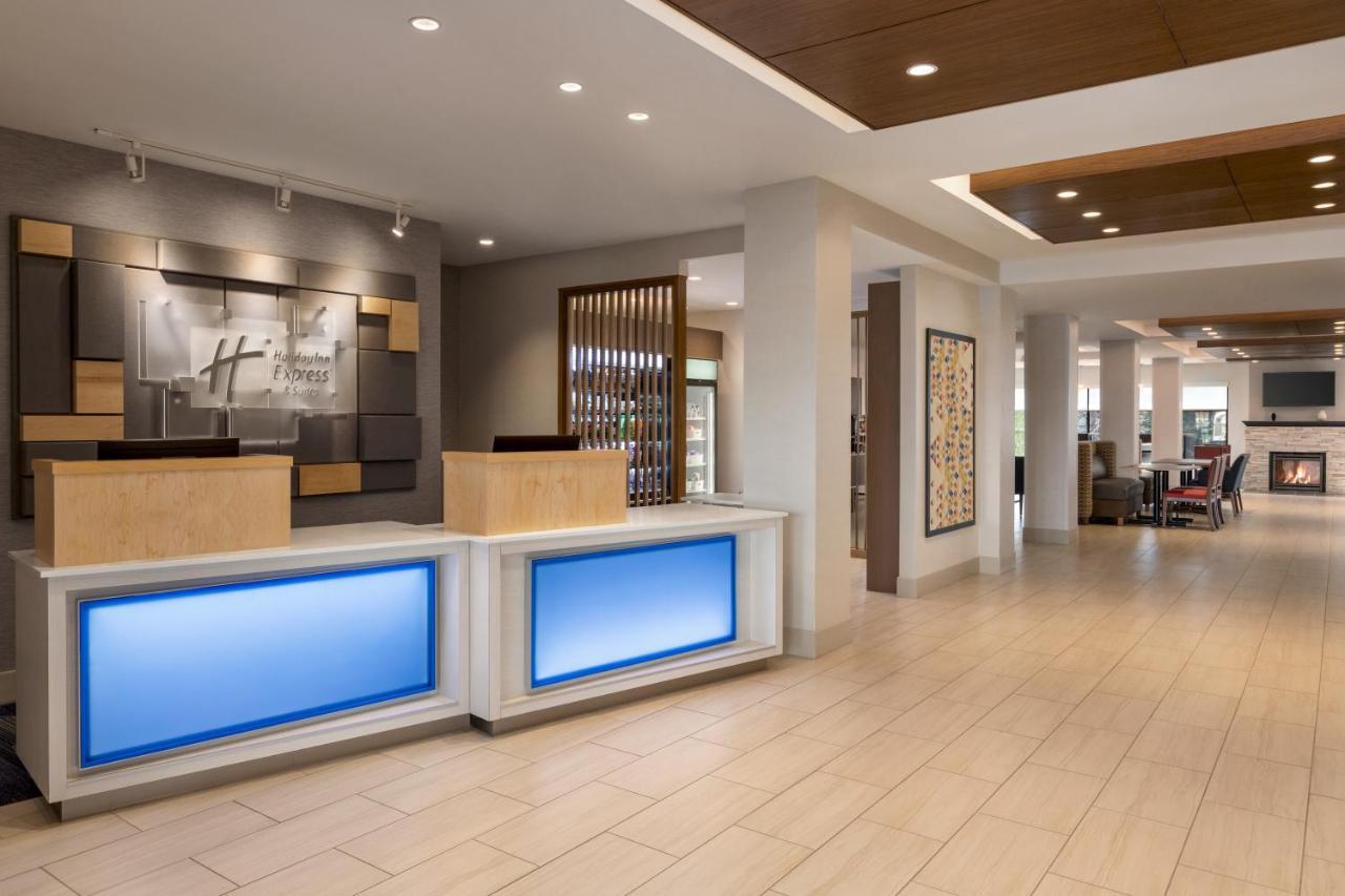 Holiday Inn Express & Suites Denver Airport By Ihg Exterior photo