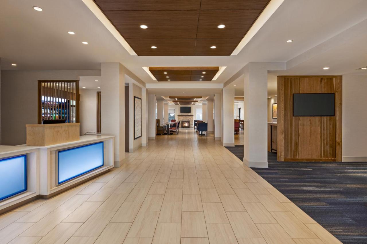 Holiday Inn Express & Suites Denver Airport By Ihg Exterior photo