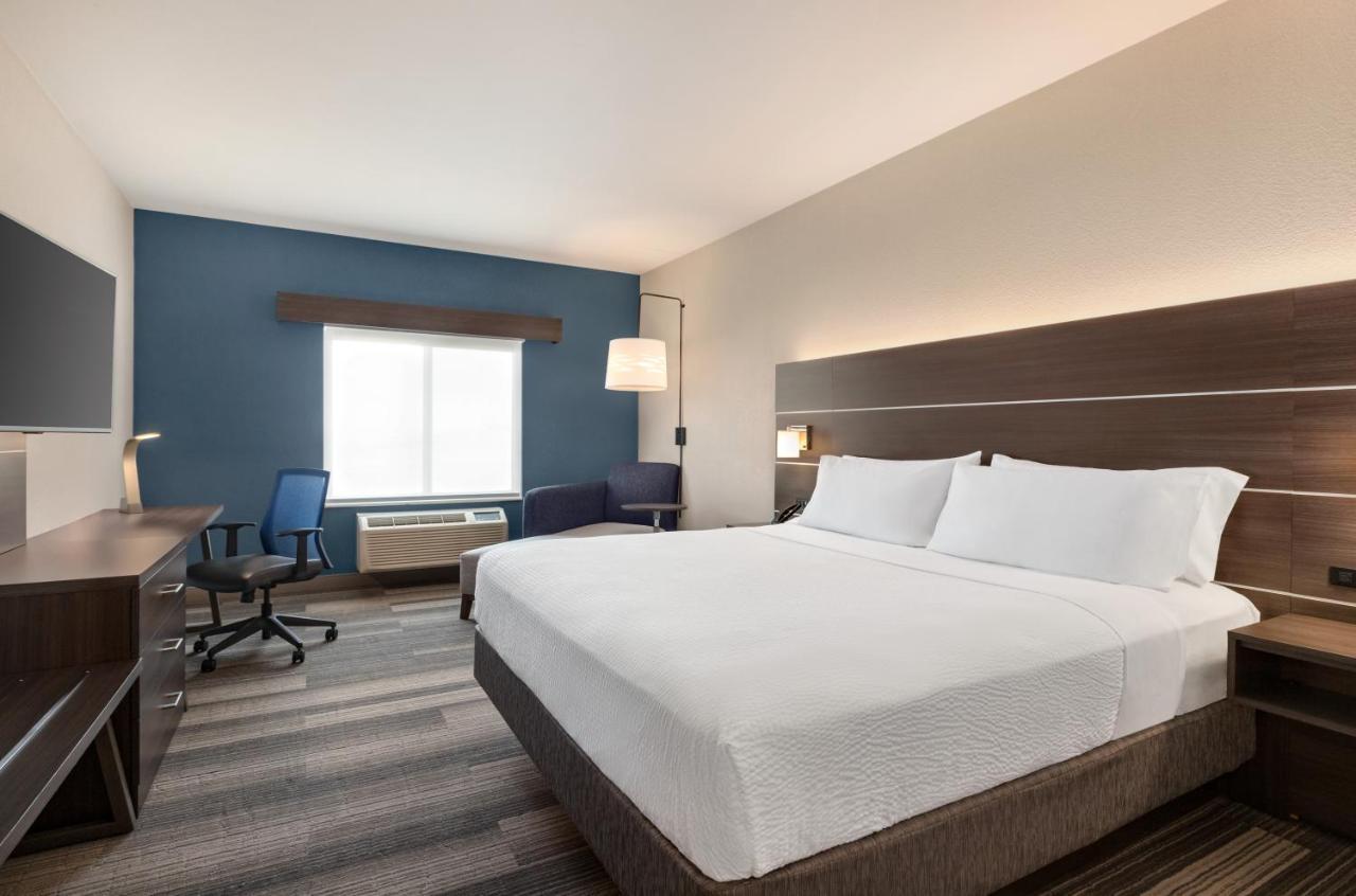 Holiday Inn Express & Suites Denver Airport By Ihg Exterior photo